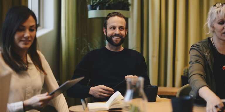 Mand_til_moedecontent-header_768x384