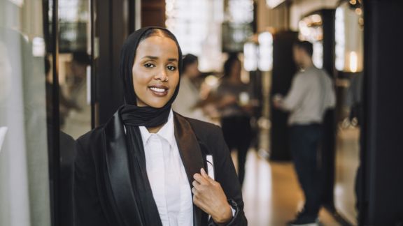 Kvinde_med_trklde_text-image-50_50_576x324