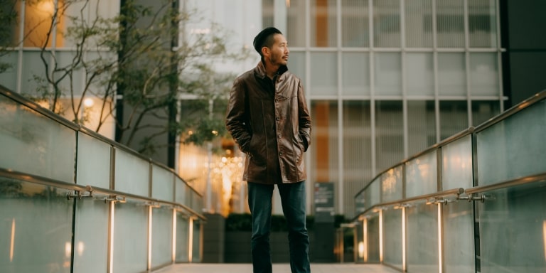 Mand_paa_bro_content-header_768x384